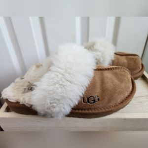 Ugg Slippers Little Kids size 1